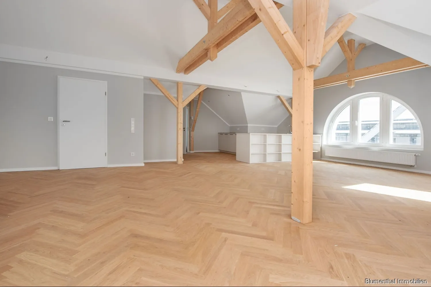1 Zimmer Wohnung mit 85 m² in Bielefeld – Bild 2