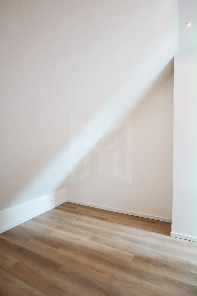 2 Zimmer Wohnung mit 105 m² in Pulheim – Bild 1