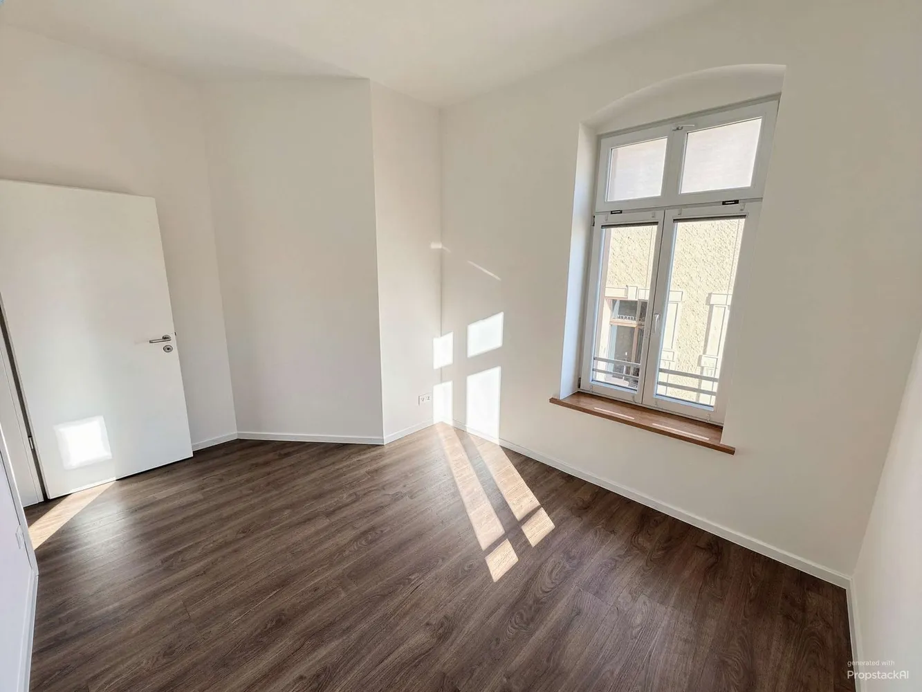 4 Zimmer Wohnung mit 105 m² in Chemnitz – Bild 3