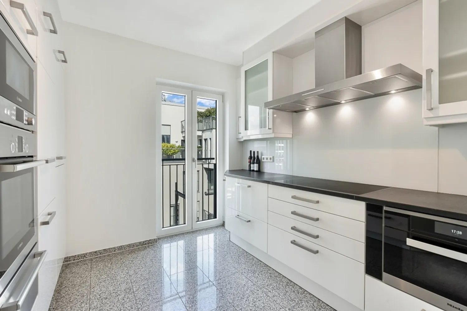 5 Zimmer Wohnung mit 237 m² in Frankfurt am Main – Bild 6