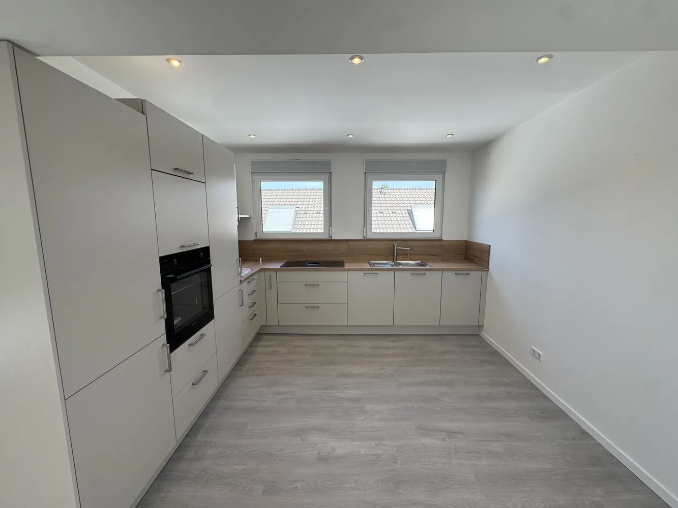 3 Zimmer Wohnung mit 81 m² in Karlsruhe – Bild 2