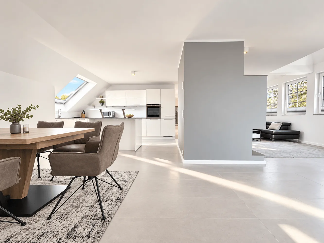 4 room apartment with 106 m² in Cologne – Photo 1