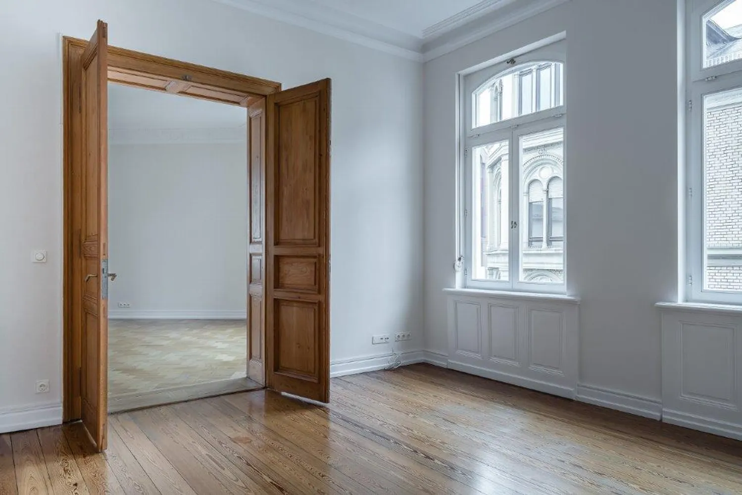 5 Zimmer Wohnung mit 165 m² in Wiesbaden – Bild 2