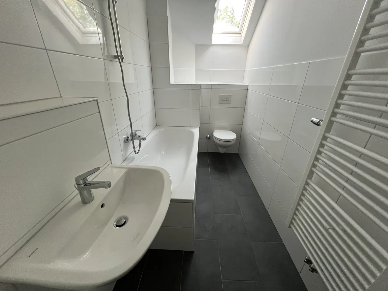 4 Zimmer Wohnung mit 106 m² in Düsseldorf – Bild 2