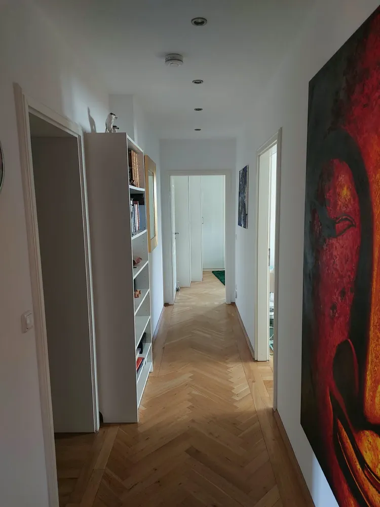 4 Zimmer Wohnung mit 120 m² in München – Bild 3