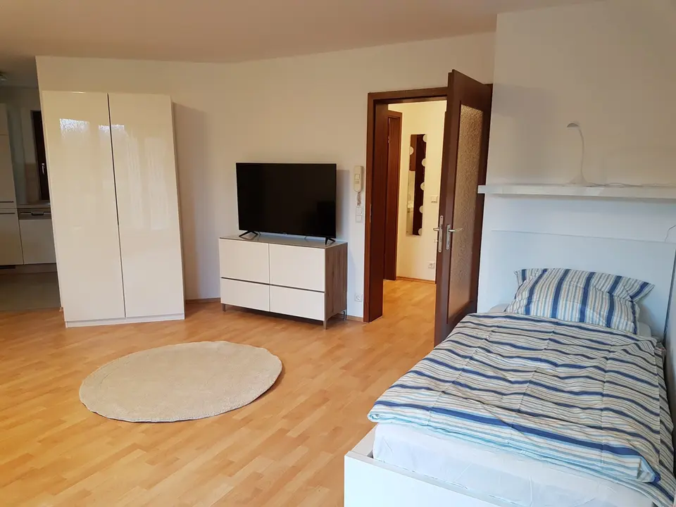 WG-Zimmer mit 35 m² in Leonberg – Bild 2