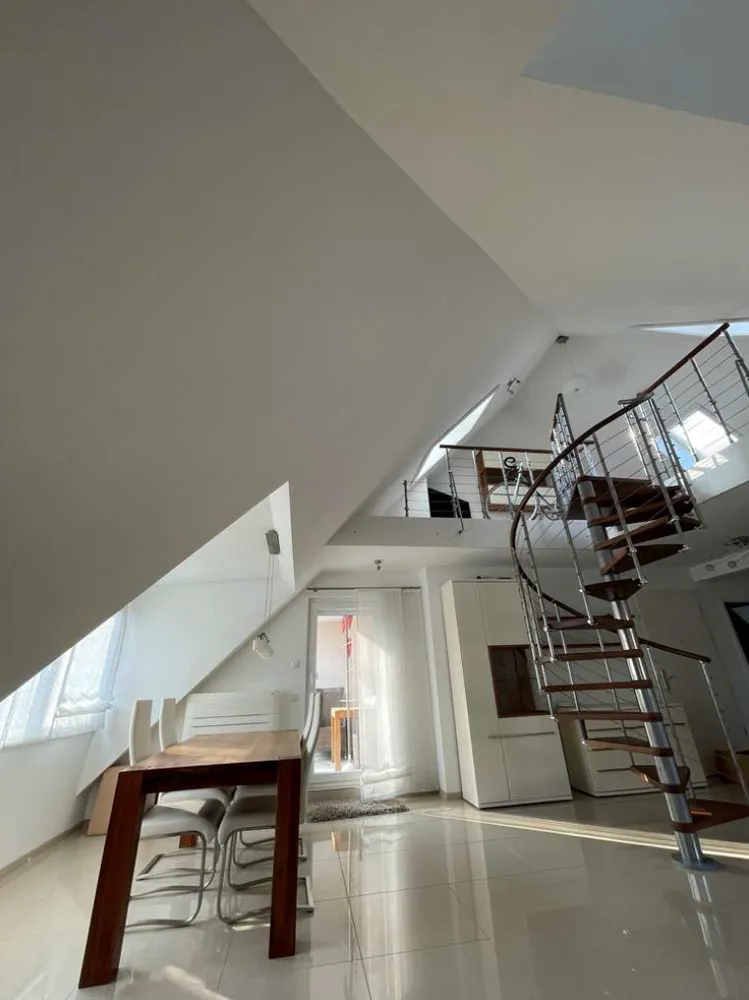 4 Zimmer Wohnung mit 104 m² in München – Bild 4