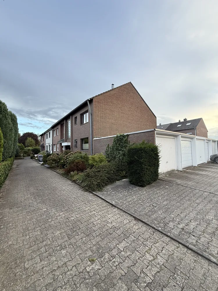 6 Zimmer Haus mit 180 m² in Mönchengladbach – Bild 2