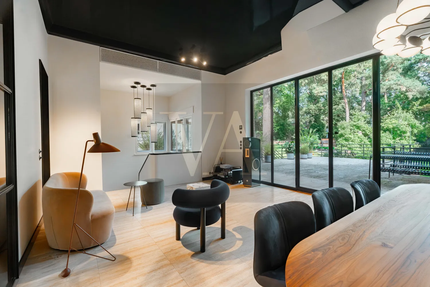 8 Zimmer Haus mit 366 m² in Berlin – Bild 2