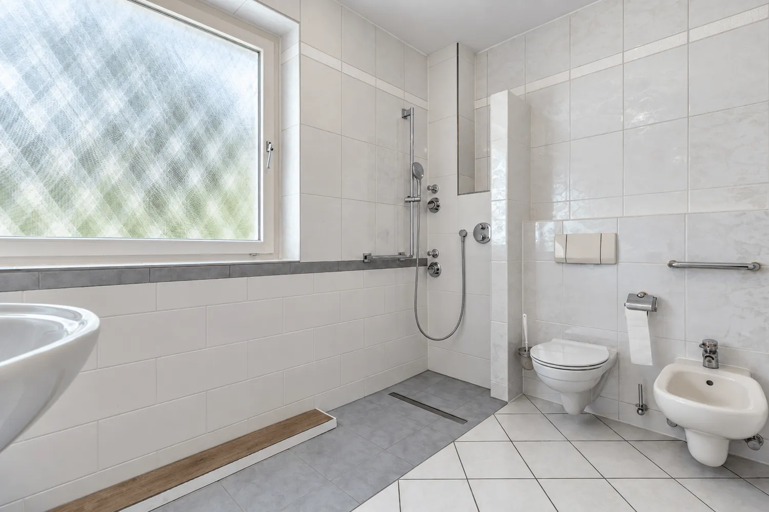 2 Zimmer Wohnung mit 97 m² in Hamburg – Bild 12