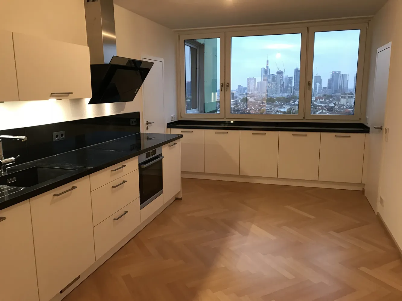 4 Zimmer Wohnung mit 98 m² in Frankfurt am Main – Bild 1