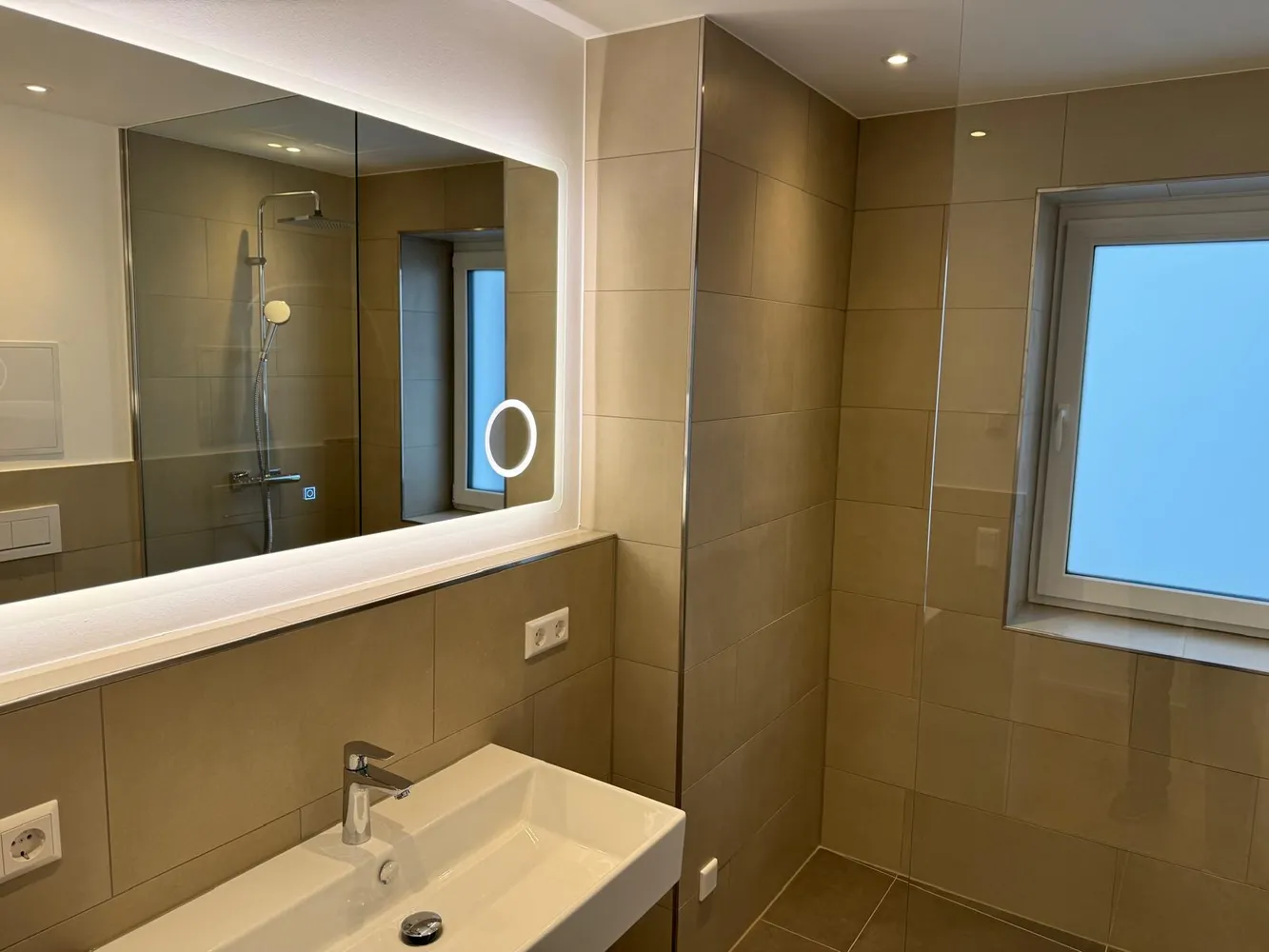 4 Zimmer Wohnung mit 85 m² in Wiesbaden – Bild 3