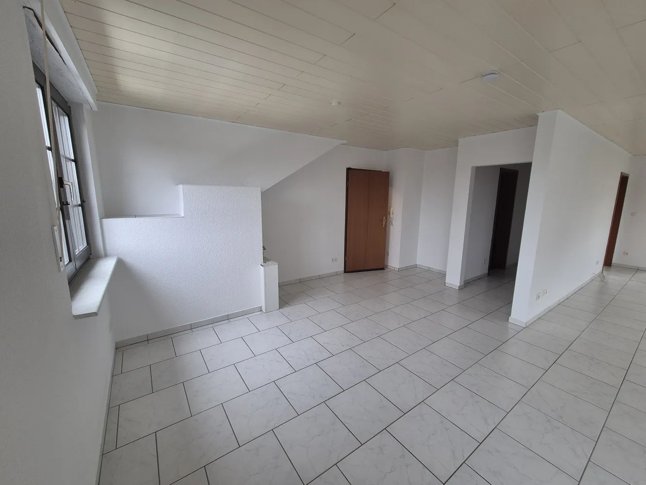 2 Zimmer Wohnung mit 90 m² in Moers – Bild 2