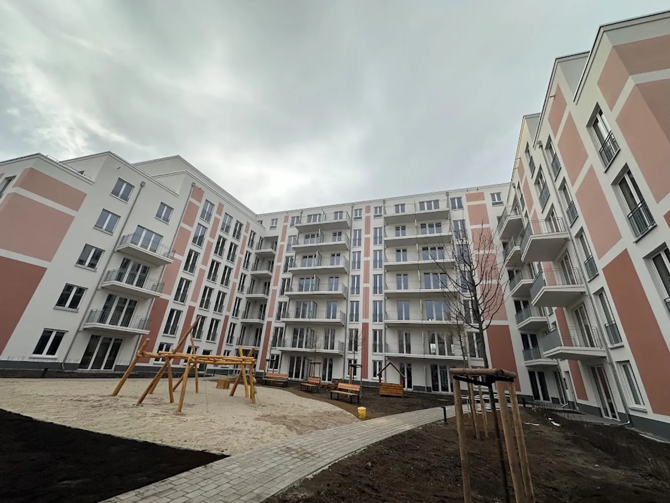3 Zimmer Wohnung mit 85 m² in Berlin – Bild 2