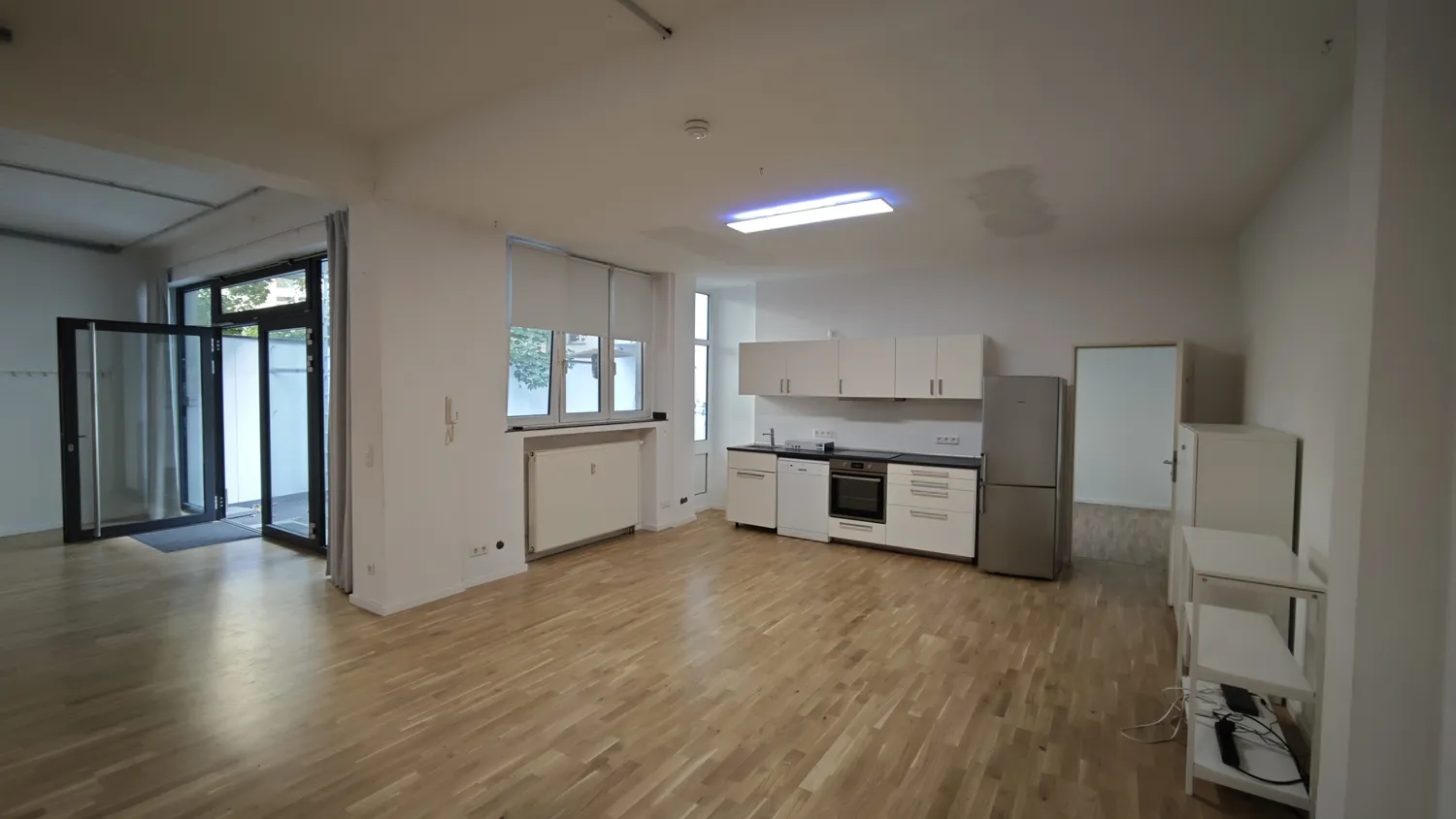 2 Zimmer Wohnung mit 131 m² in Düsseldorf – Bild 3
