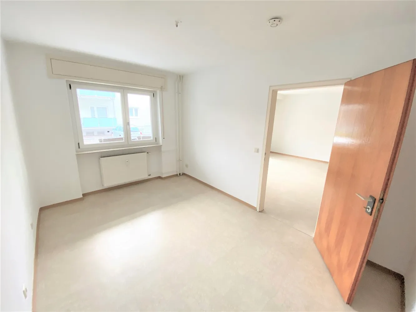 2 Zimmer Wohnung mit 42 m² in Karlsruhe – Bild 2