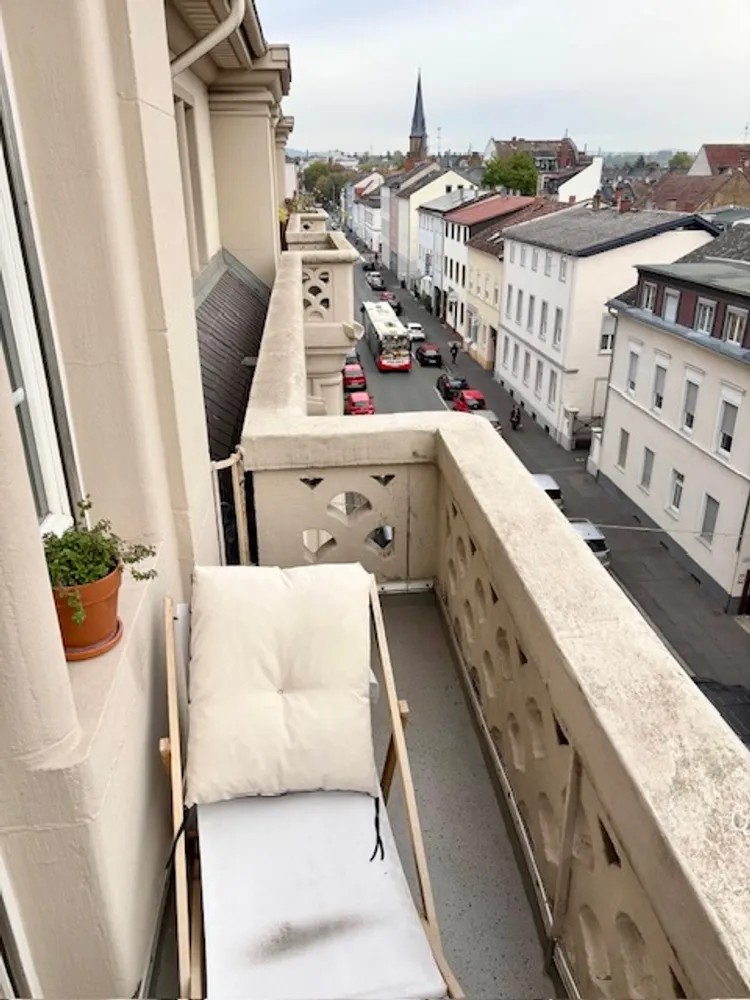 4 Zimmer Wohnung mit 115 m² in Wiesbaden – Bild 1