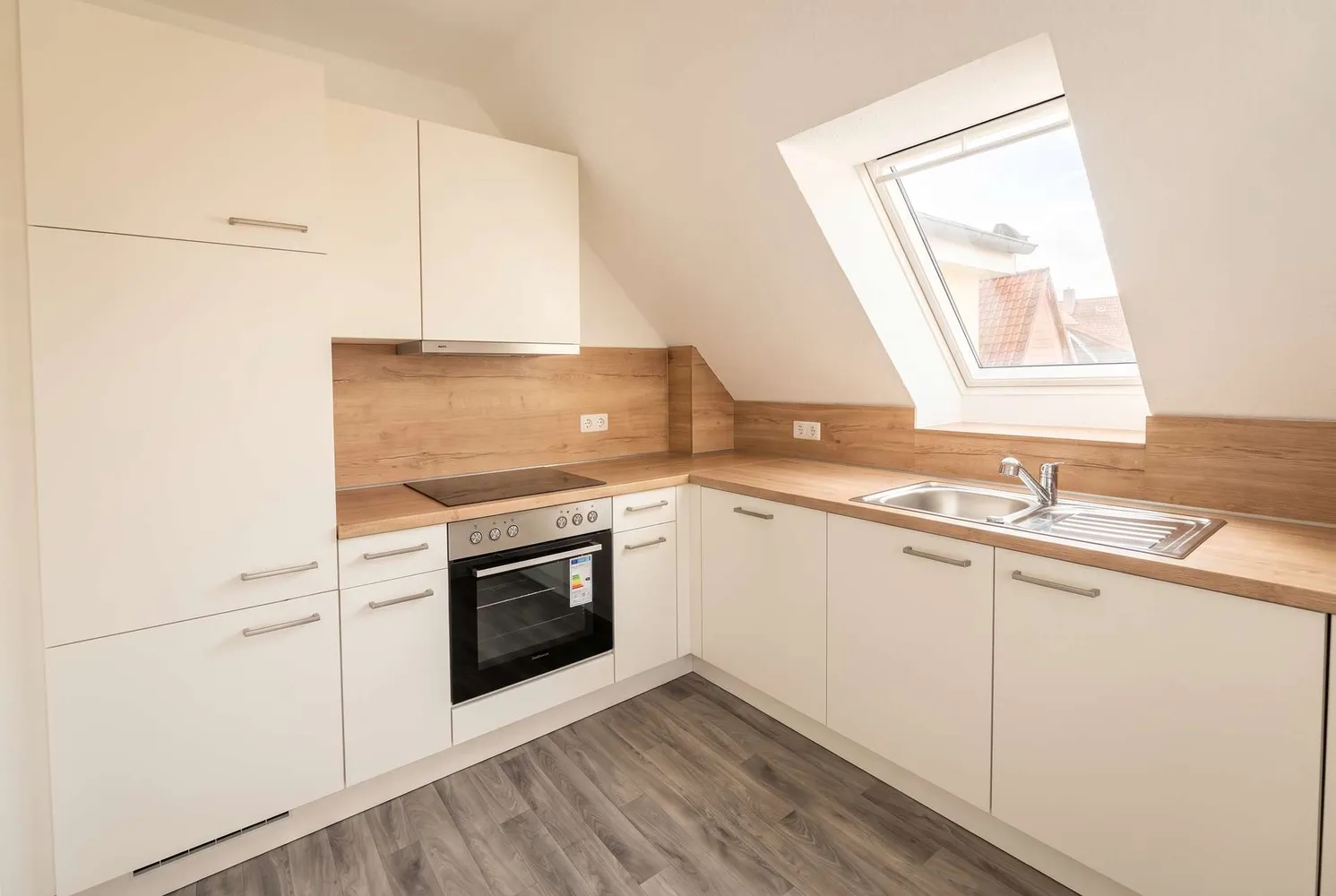 3 Zimmer Wohnung mit 78 m² in Cuxhaven – Bild 2