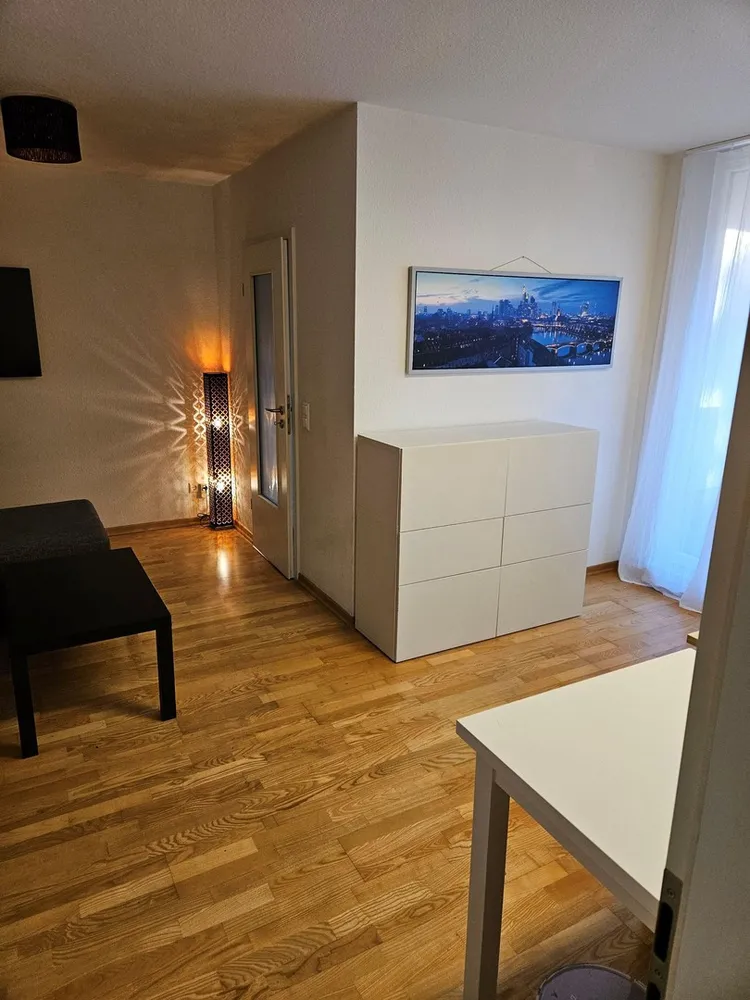 4 Zimmer Wohnung mit 62 m² in Frankfurt am Main – Bild 2