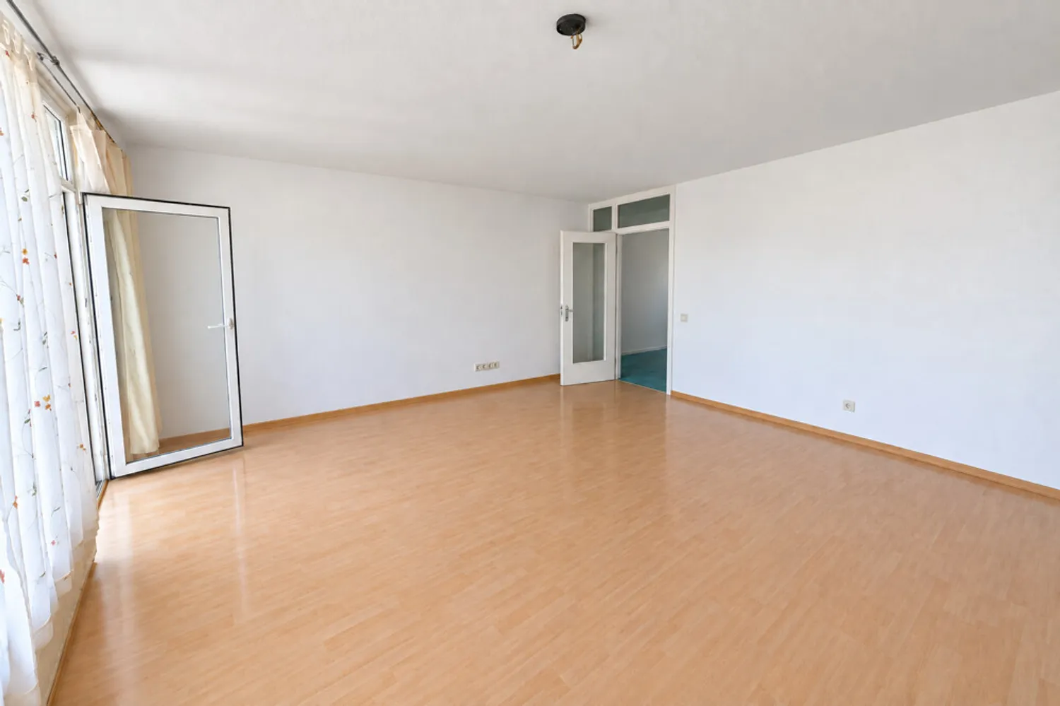 2 room apartment with 72 m² in Düsseldorf – Photo 2