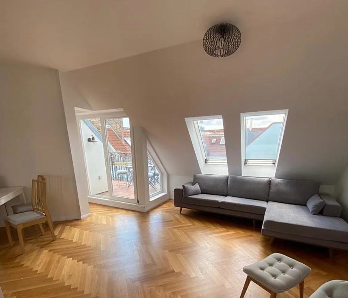 2 Zimmer Wohnung mit 65 m² in Berlin – Bild 1