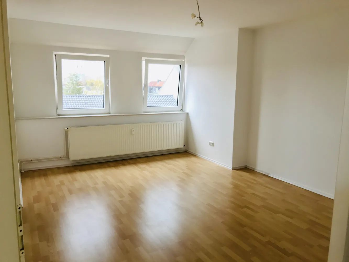 4 Zimmer Wohnung mit 104 m² in Neumünster – Bild 1