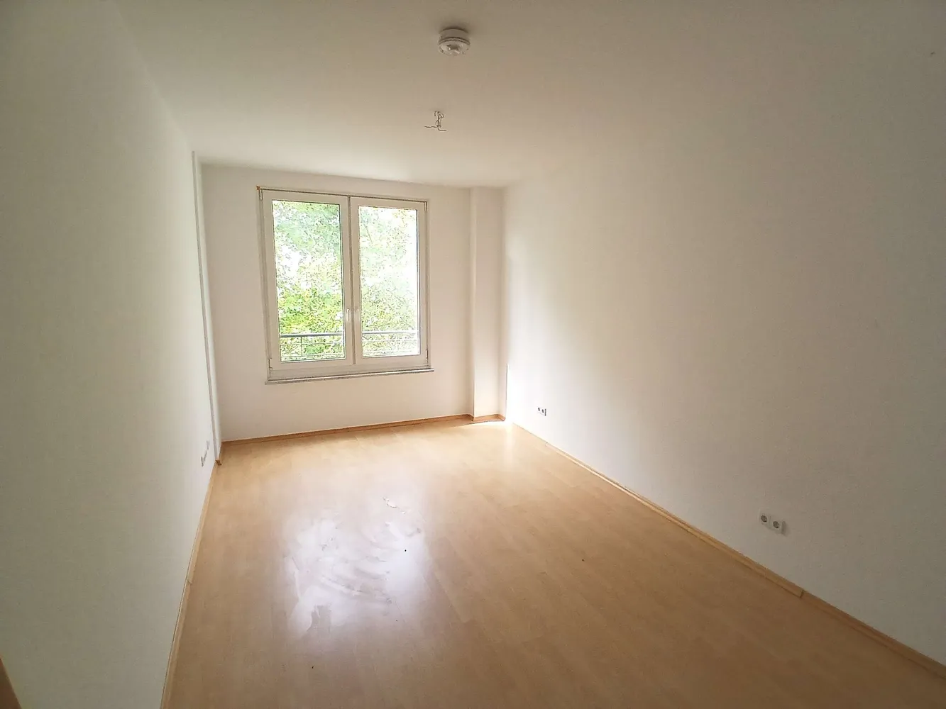 2 Zimmer Wohnung mit 96 m² in Berlin – Bild 2