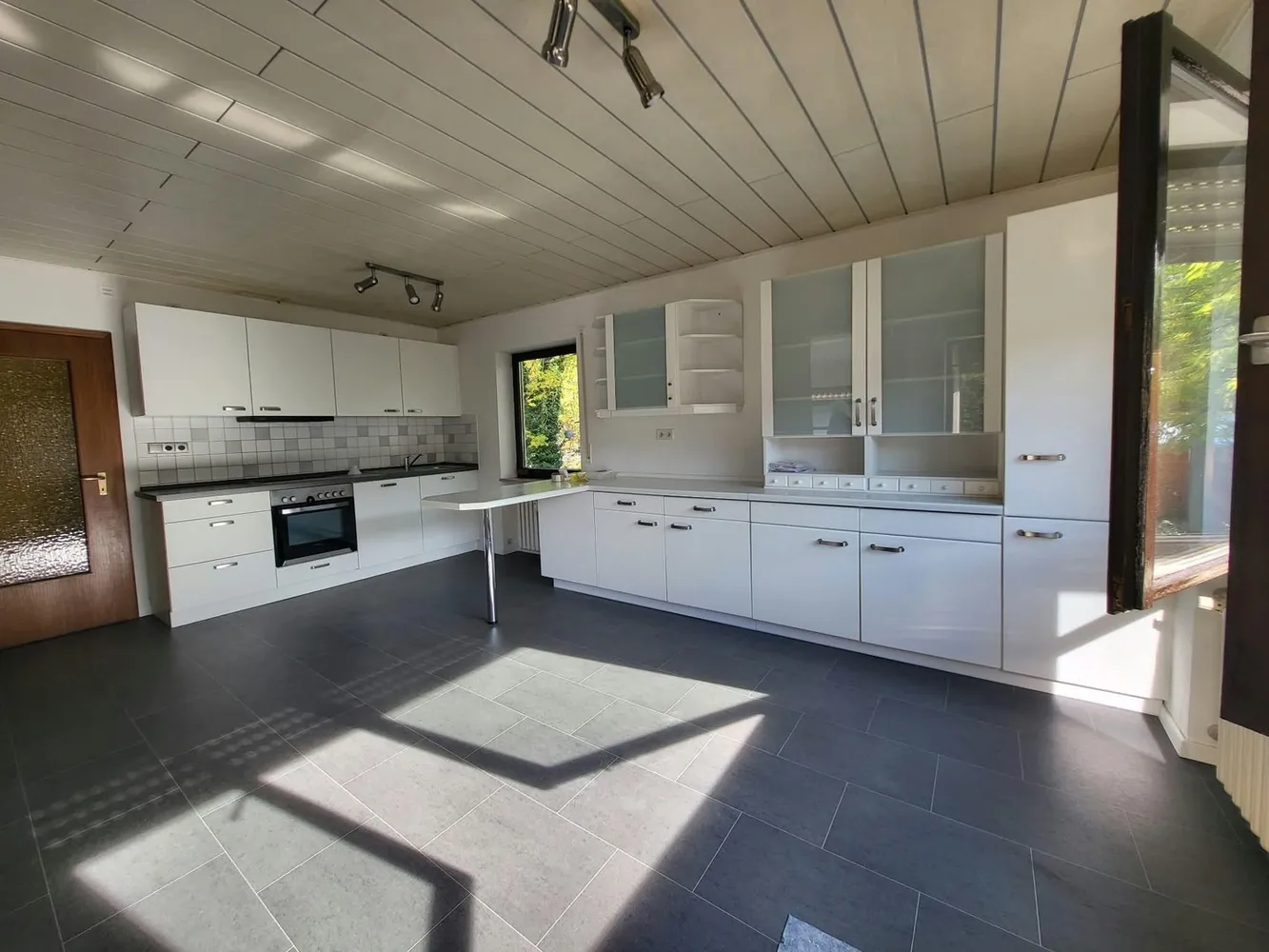 3 Zimmer Wohnung mit 98 m² in Würzburg – Bild 4