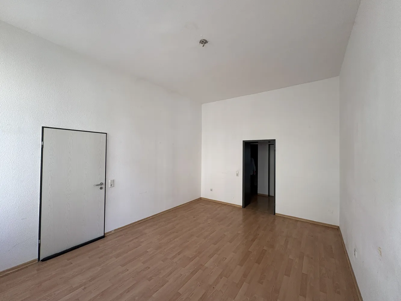 4 Zimmer Wohnung mit 95 m² in Düsseldorf – Bild 2