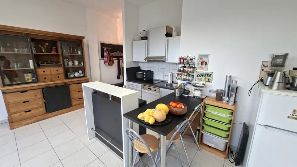 2 Zimmer Wohnung mit 105 m² in Hürth – Bild 2