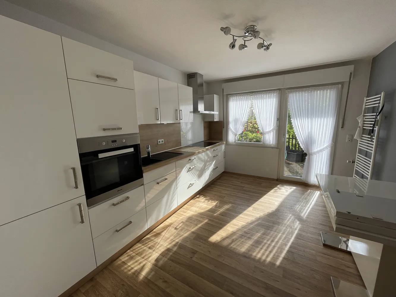 2 Zimmer Wohnung mit 81 m² in Duisburg – Bild 4