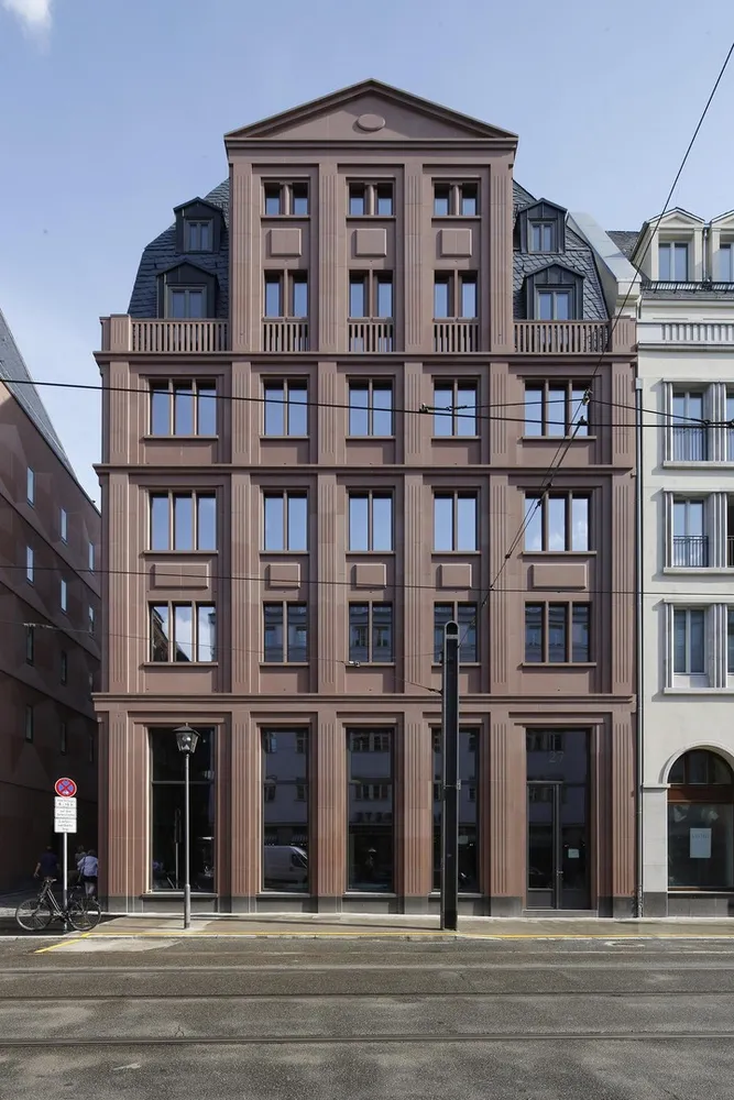 4 Zimmer Wohnung mit 112 m² in Frankfurt am Main – Bild 2