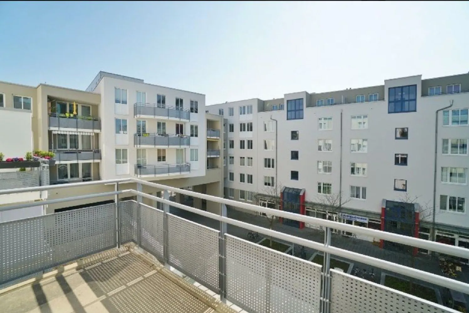 2 room apartment with 60 m² in Berlin – Photo 1