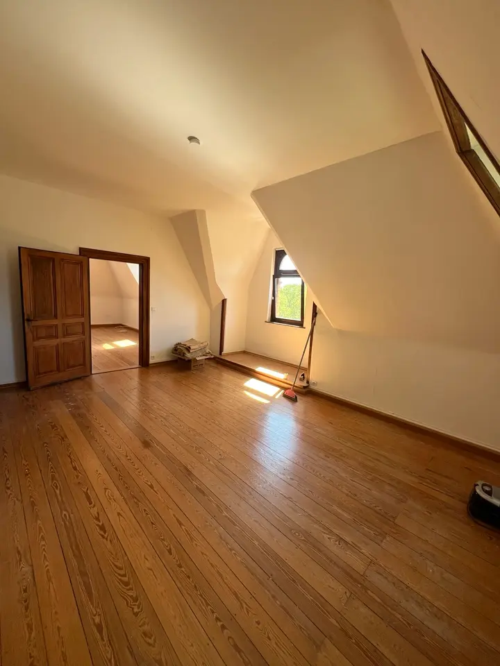 3 Zimmer Wohnung mit 120 m² in Wiesbaden – Bild 1