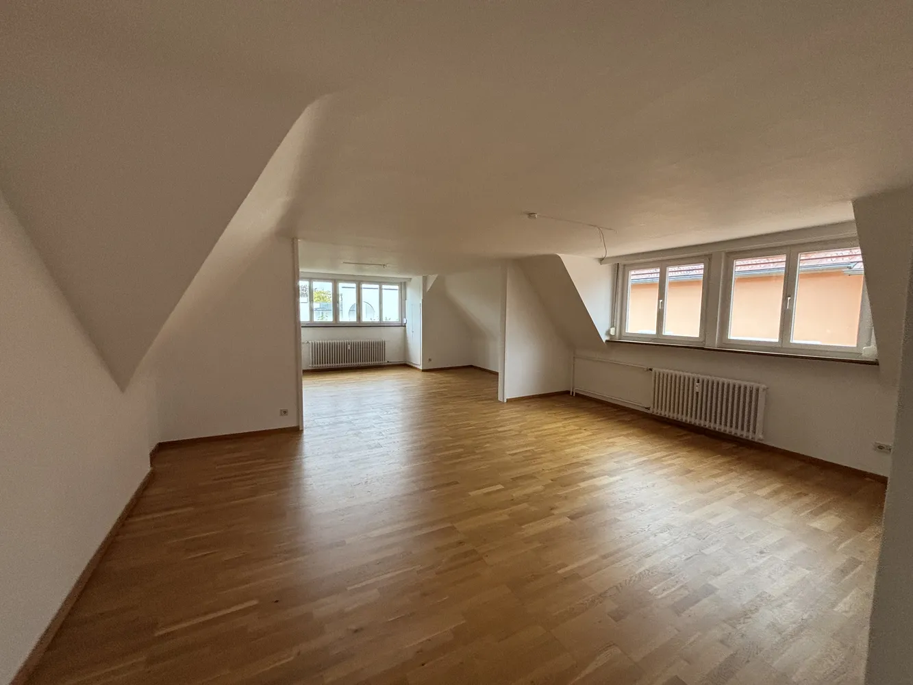 4 Zimmer Wohnung mit 114 m² in Stuttgart – Bild 1