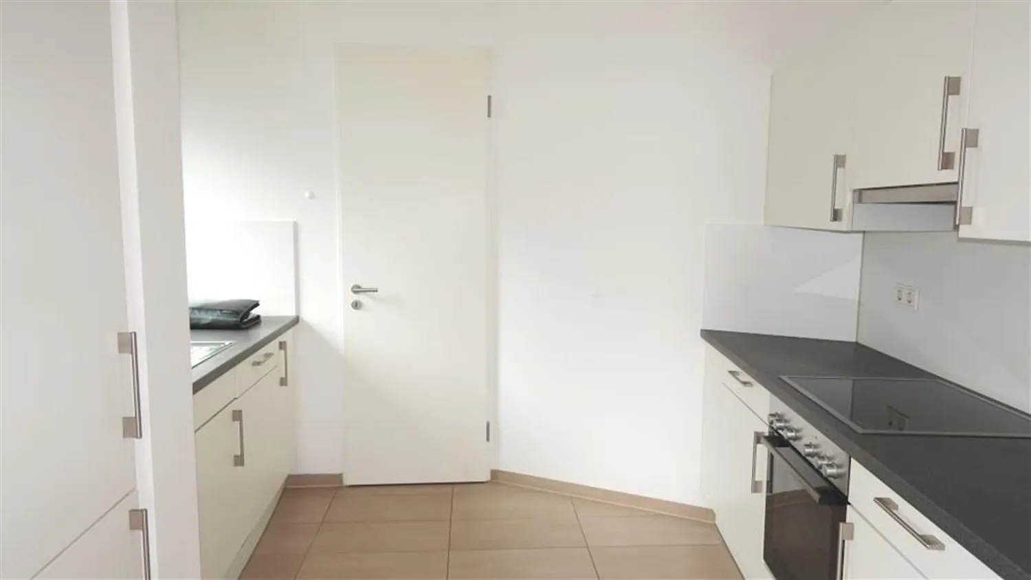 2 Zimmer Wohnung mit 75 m² in Düsseldorf – Bild 8