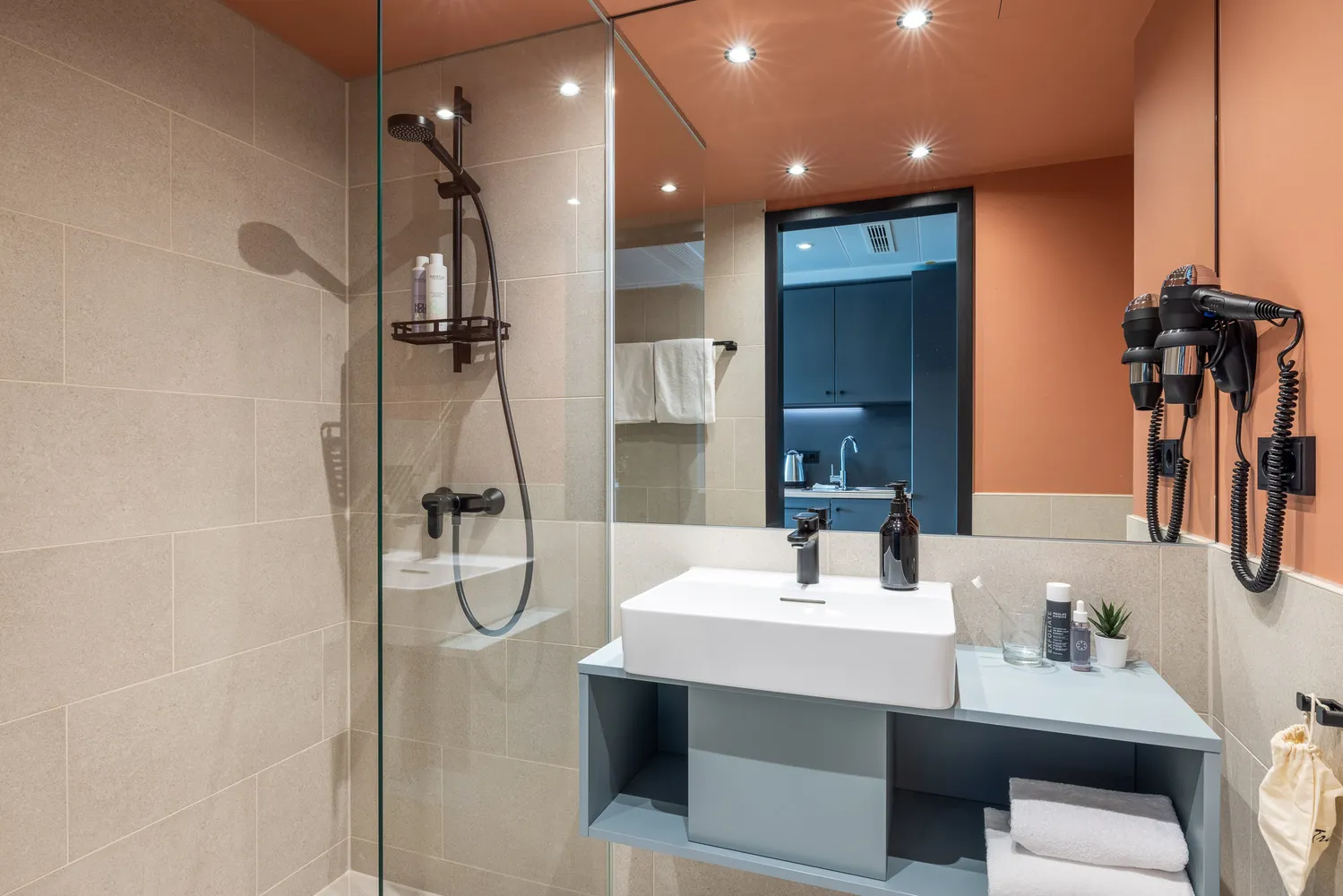 1 room apartment with 20 m² in Munich – Photo 8