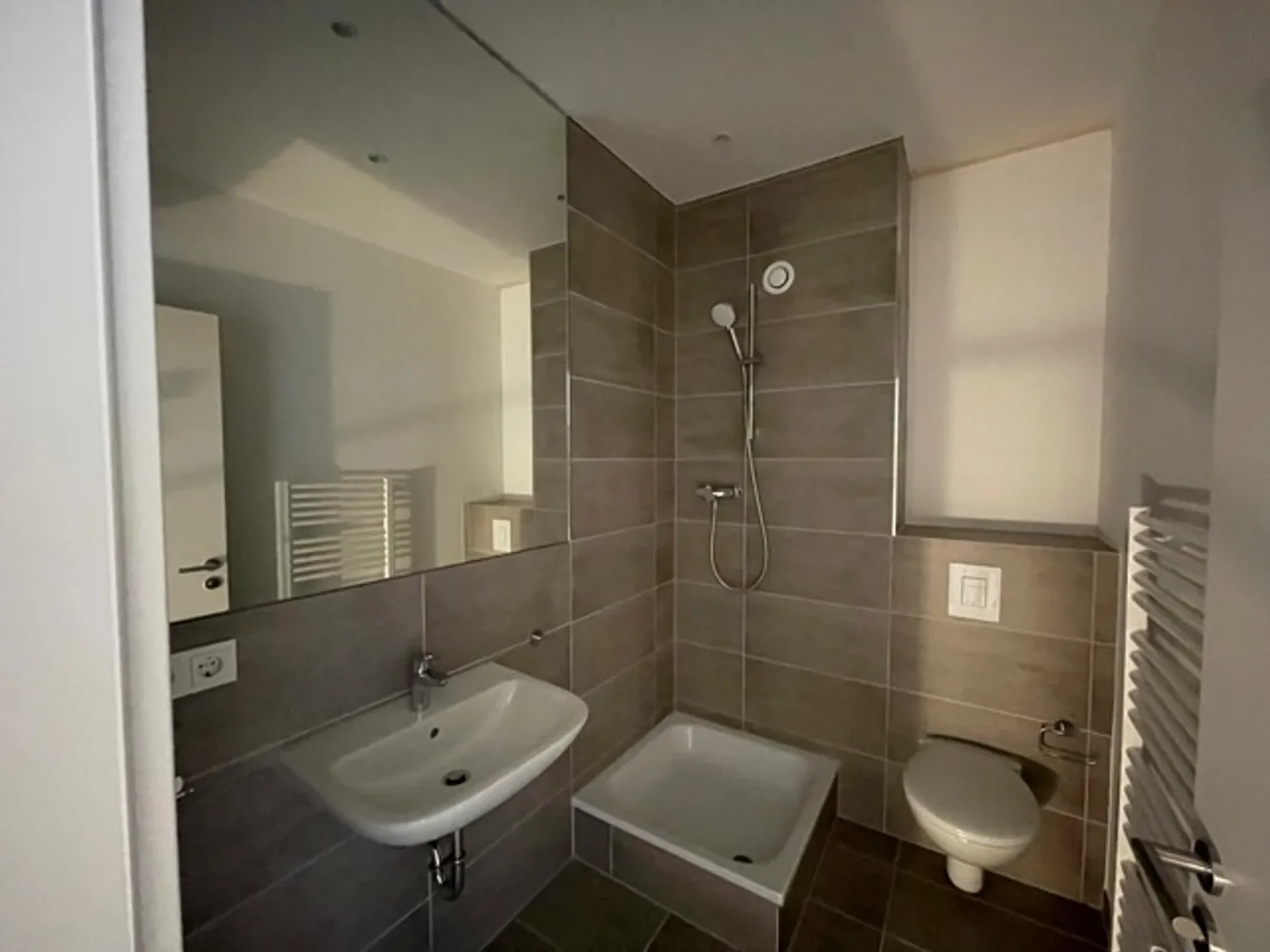5 Zimmer Haus mit 140 m² in Wiesbaden – Bild 11