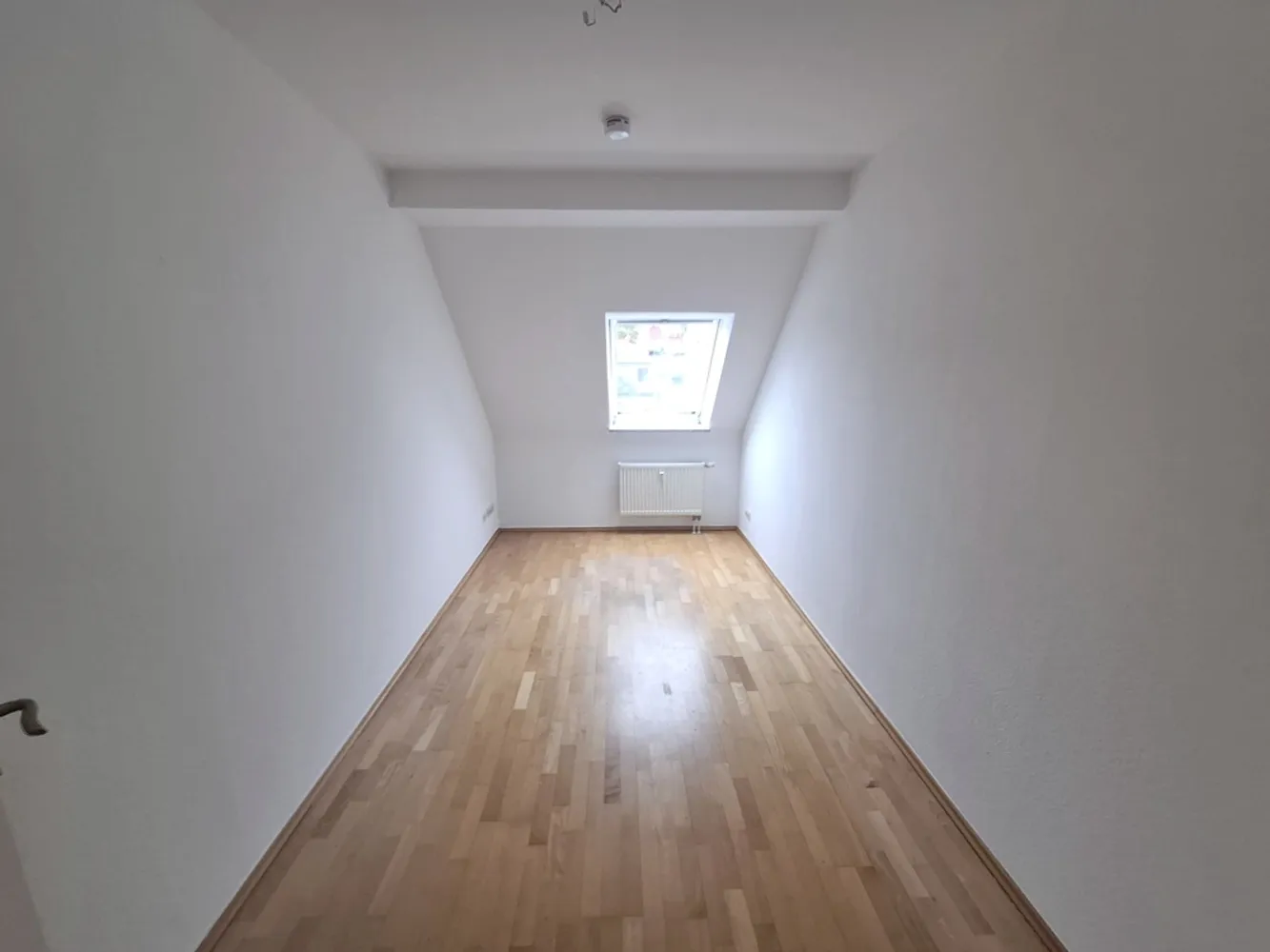 6 Zimmer Wohnung mit 121 m² in Halle (Saale) – Bild 8
