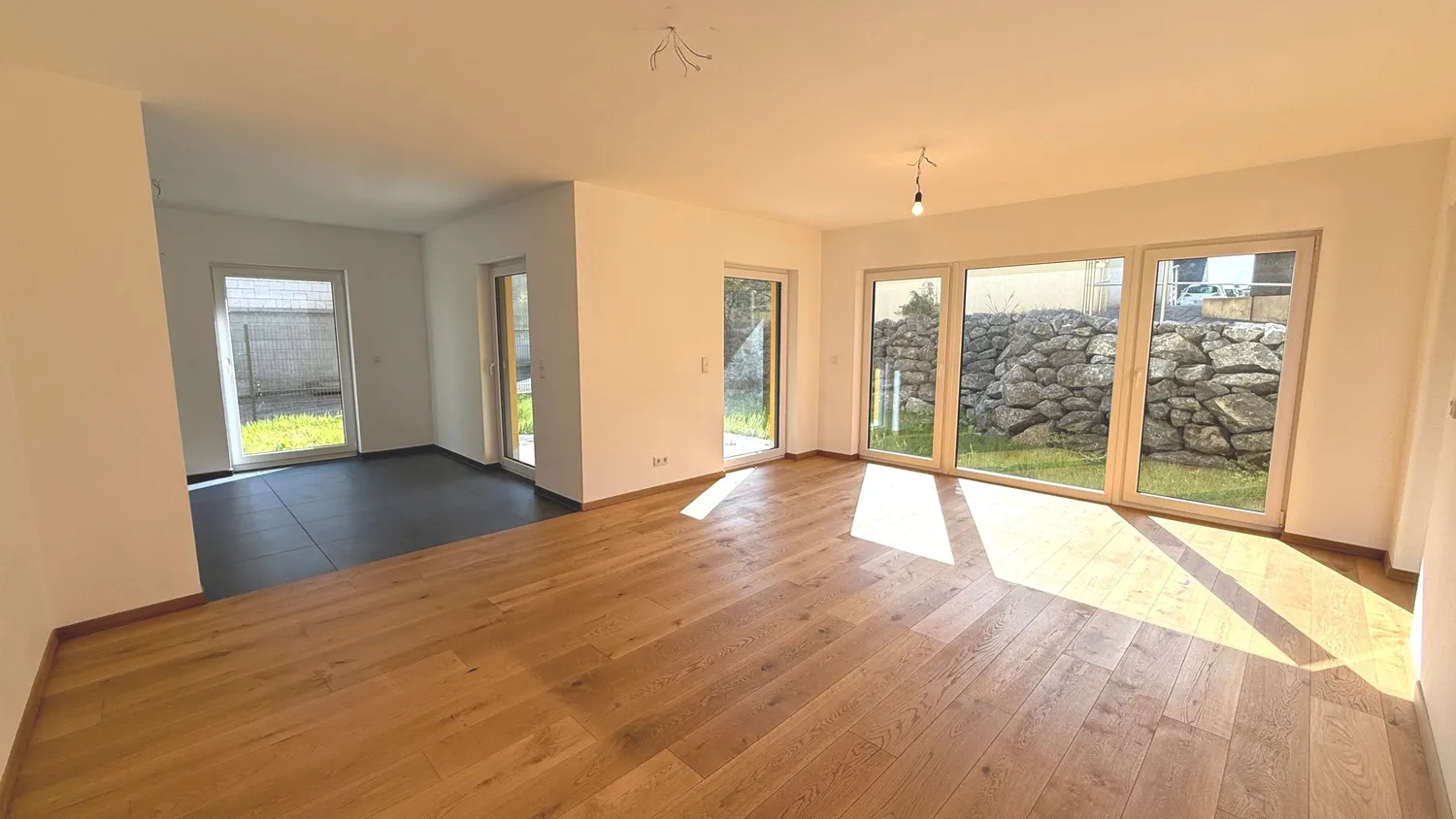 2 Zimmer Wohnung mit 77 m² in Wuppertal – Bild 1