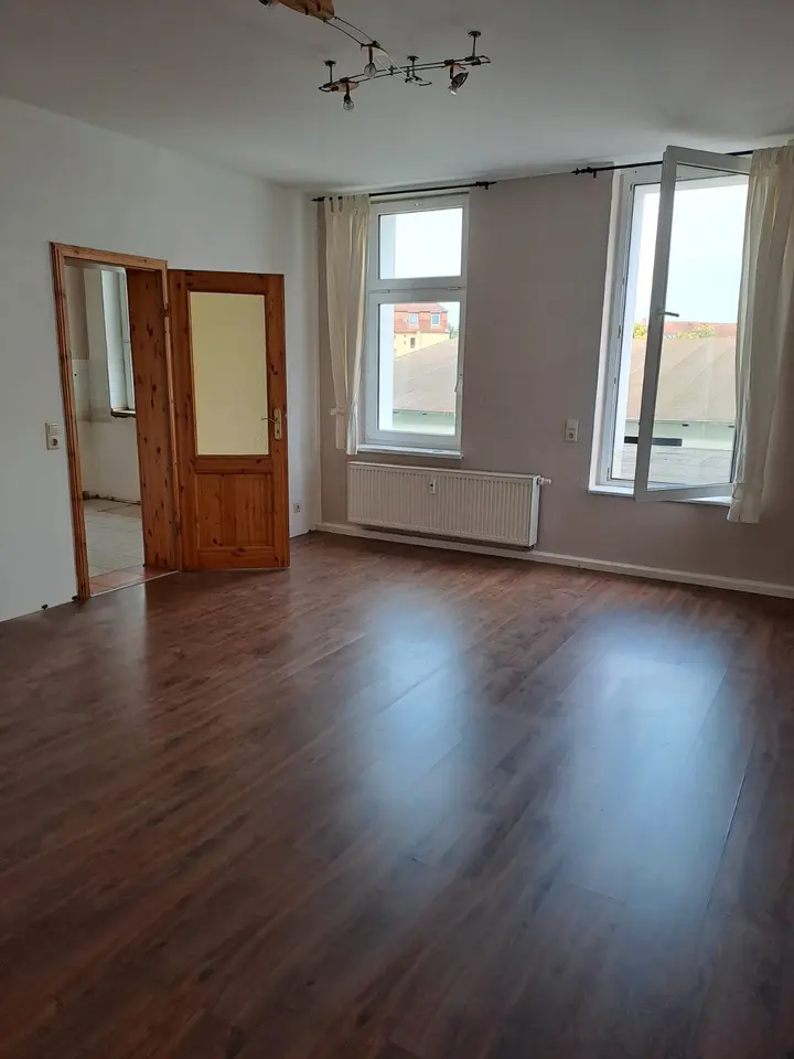 5 Zimmer Wohnung mit 99 m² in Rathenow – Bild 1