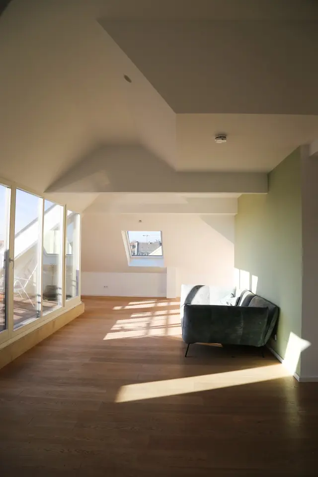 4 Zimmer Wohnung mit 125 m² in Frankfurt am Main – Bild 1