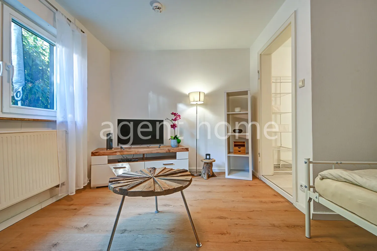 1 room apartment with 30 m² in Stuttgart – Photo 1