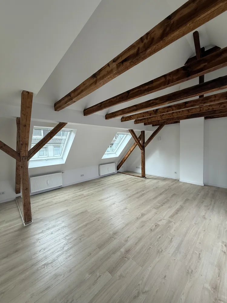 2 Zimmer Wohnung mit 78 m² in Düsseldorf – Bild 2