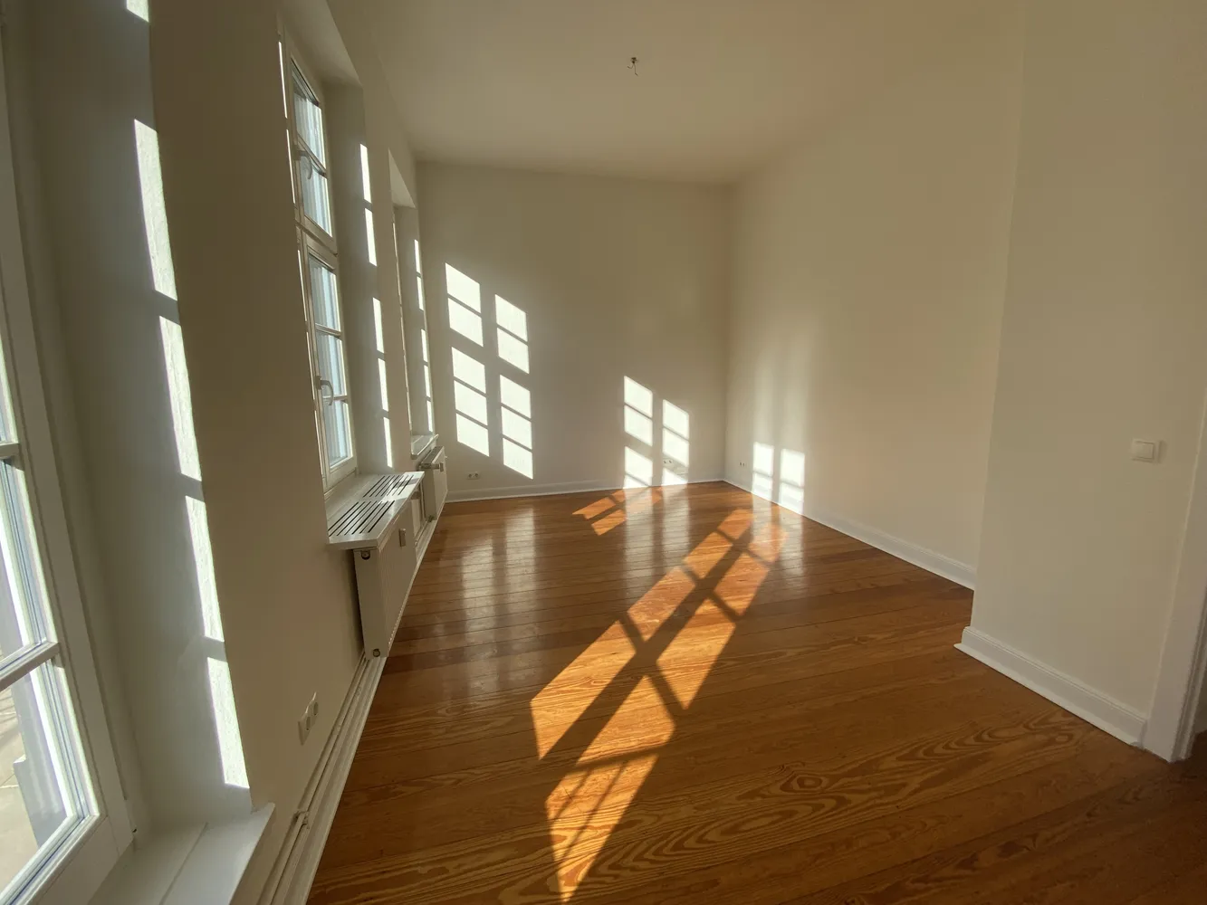2 Zimmer Wohnung mit 77 m² in Hamburg – Bild 2