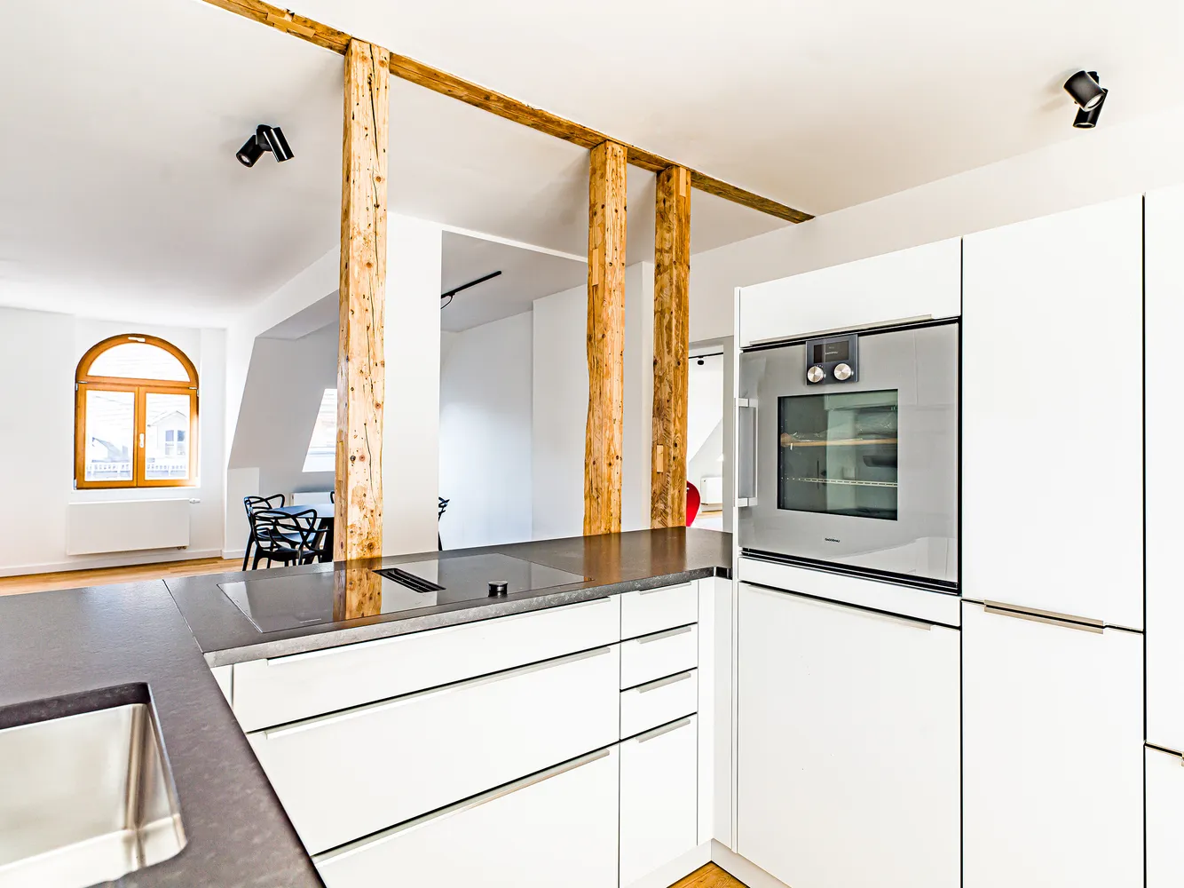 2 Zimmer Wohnung mit 77 m² in Wiesbaden – Bild 7