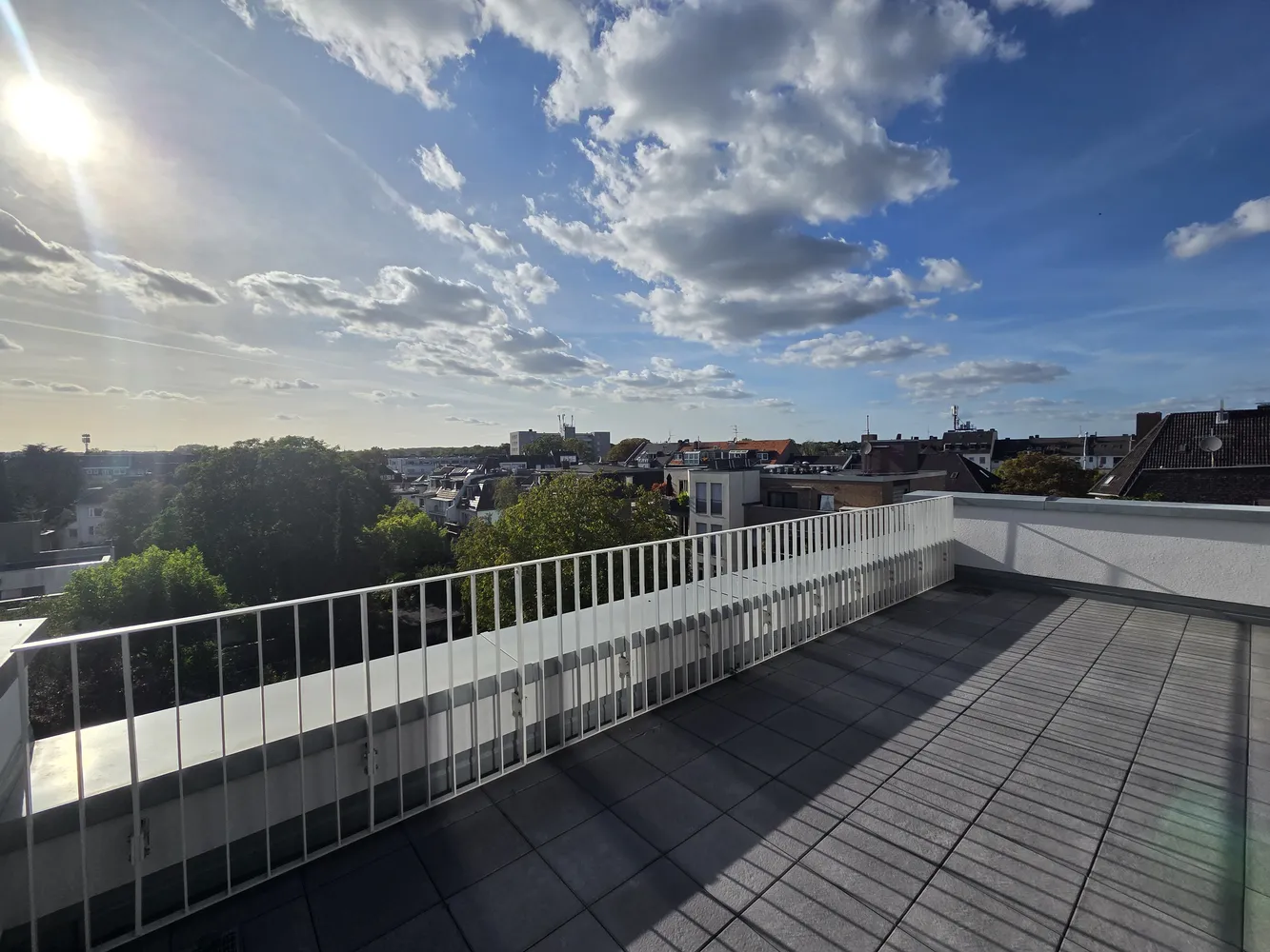 5 Zimmer Wohnung mit 137 m² in Köln – Bild 1