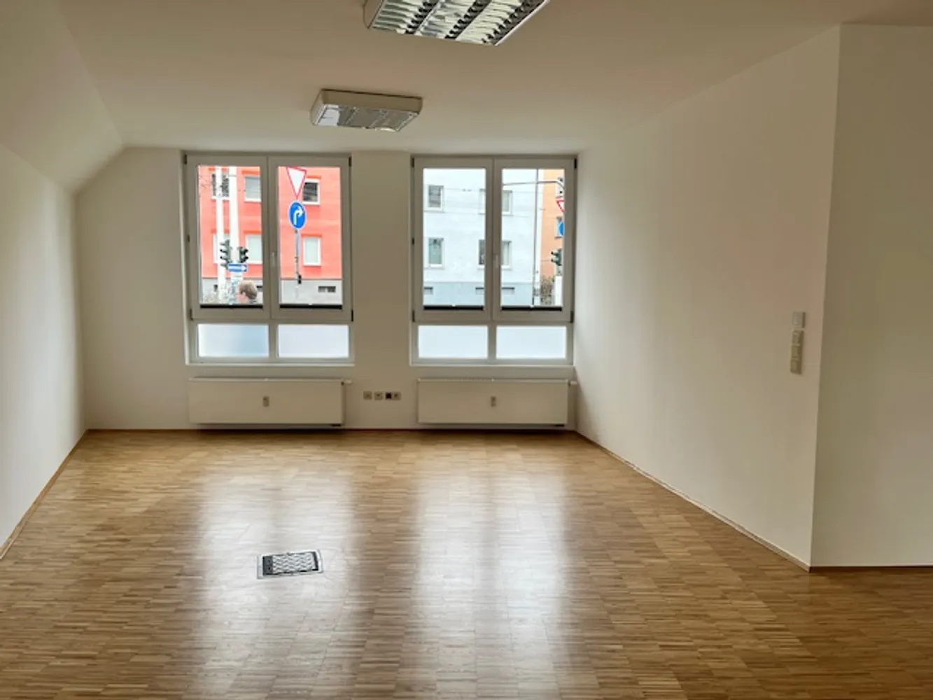 5 Zimmer Wohnung mit 180 m² in Würzburg – Bild 4