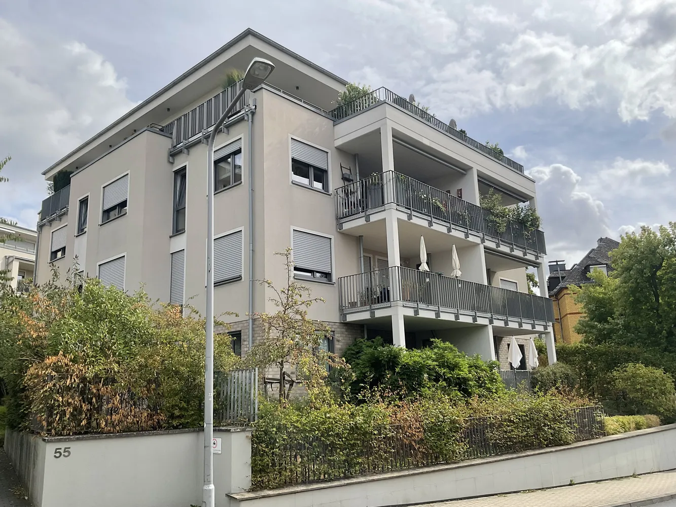4 Zimmer Wohnung mit 117 m² in Wiesbaden – Bild 1