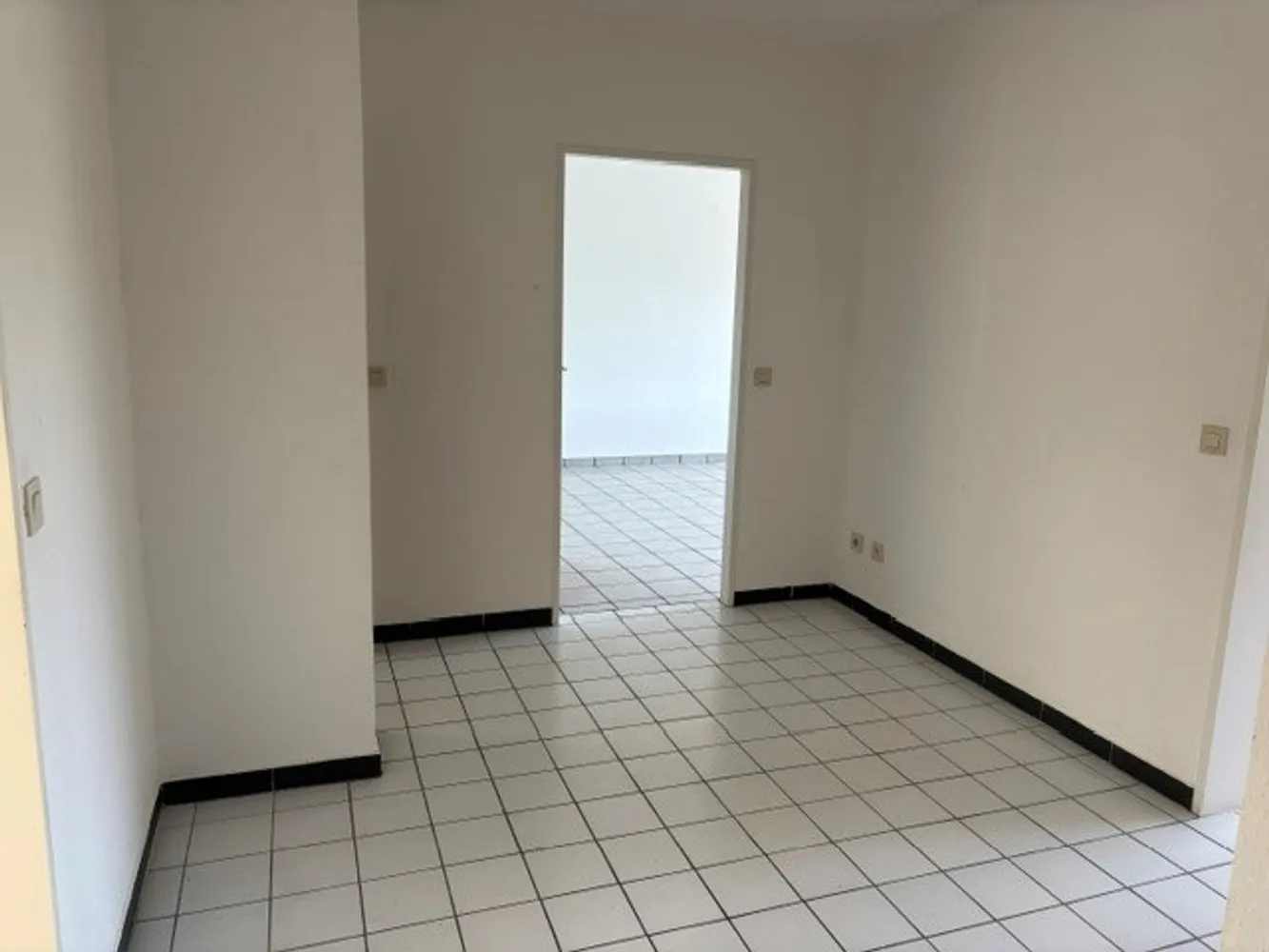 2 Zimmer Wohnung mit 66 m² in Duisburg – Bild 2